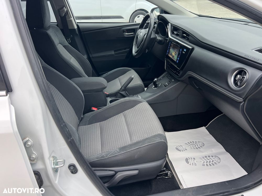 Toyota Auris 1.8 L VVT-i Sol+ - 6