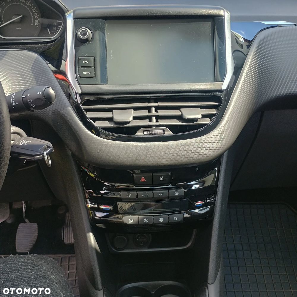 Peugeot 208 1.2 PureTech Style - 8