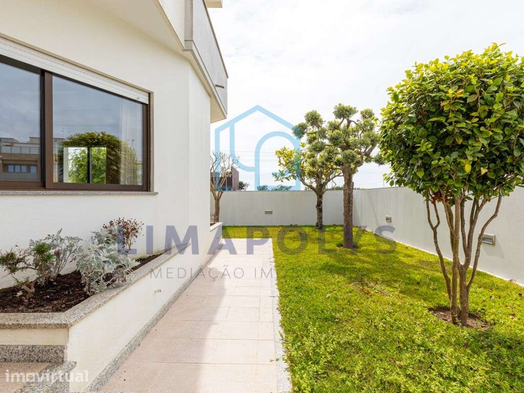 Moradia T4 com Vista Mar a 50m da Praia - Oportunidade Única! - Grande imagem: 2/32