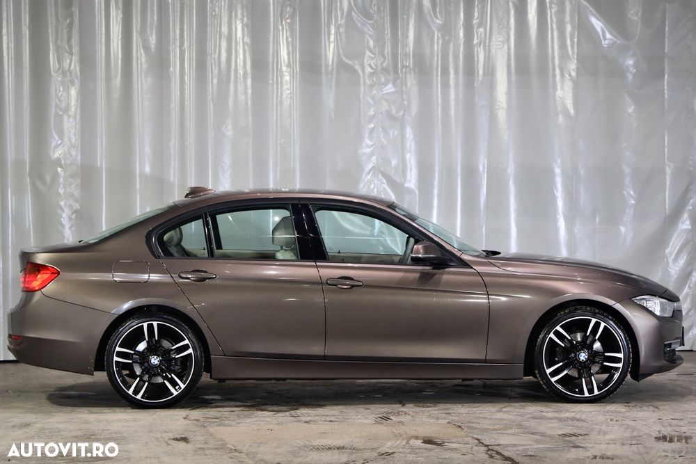 BMW Seria 3 318d Touring Modern Line - 38