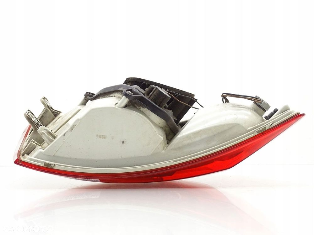 LAMPA PRAWY TYŁ PRAWA TYLNA SKODA OCTAVIA III 5E LB 5E5945112 - 5