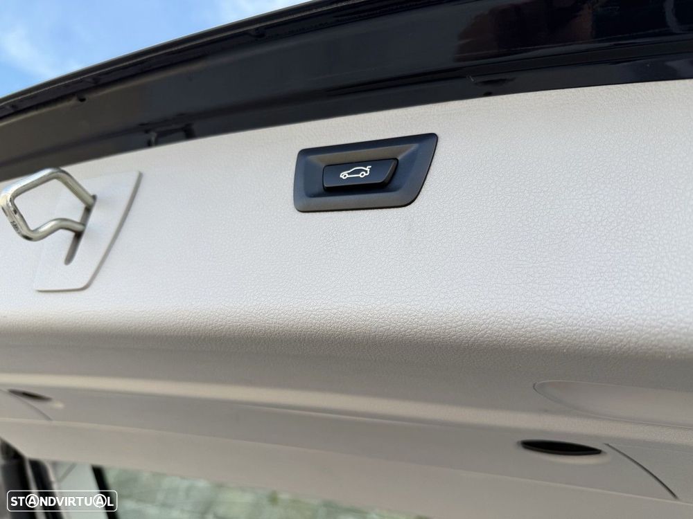 BMW 320 d Touring LifeStyle - 26