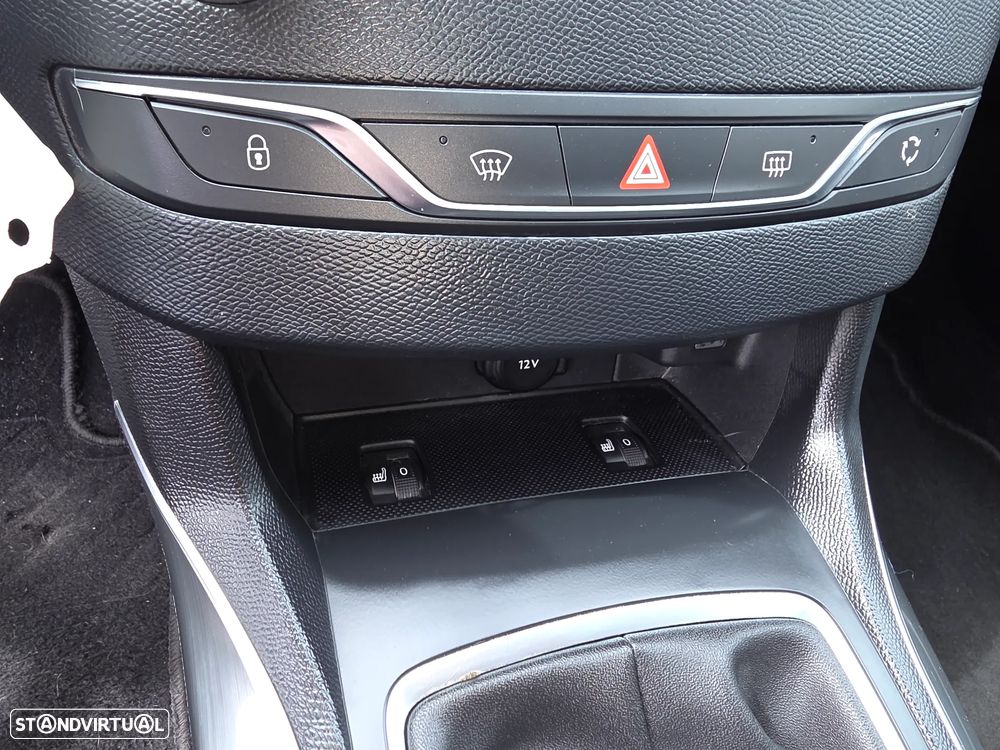 Peugeot 308 BlueHDi 130 Allure Pack - 29