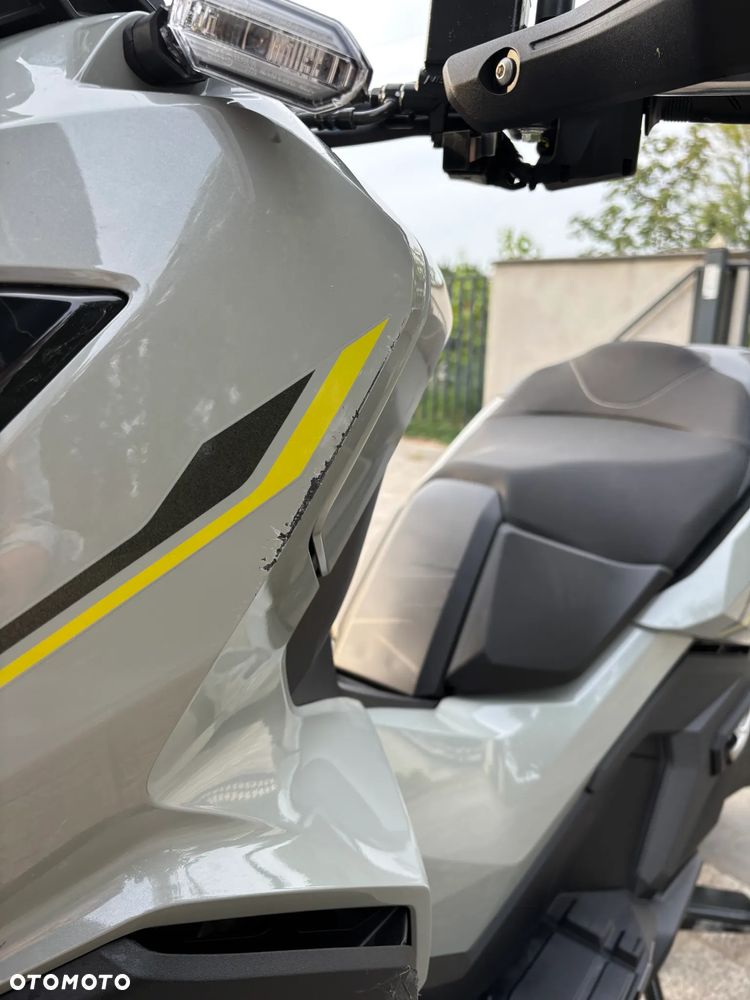 Honda ADV350 - 6