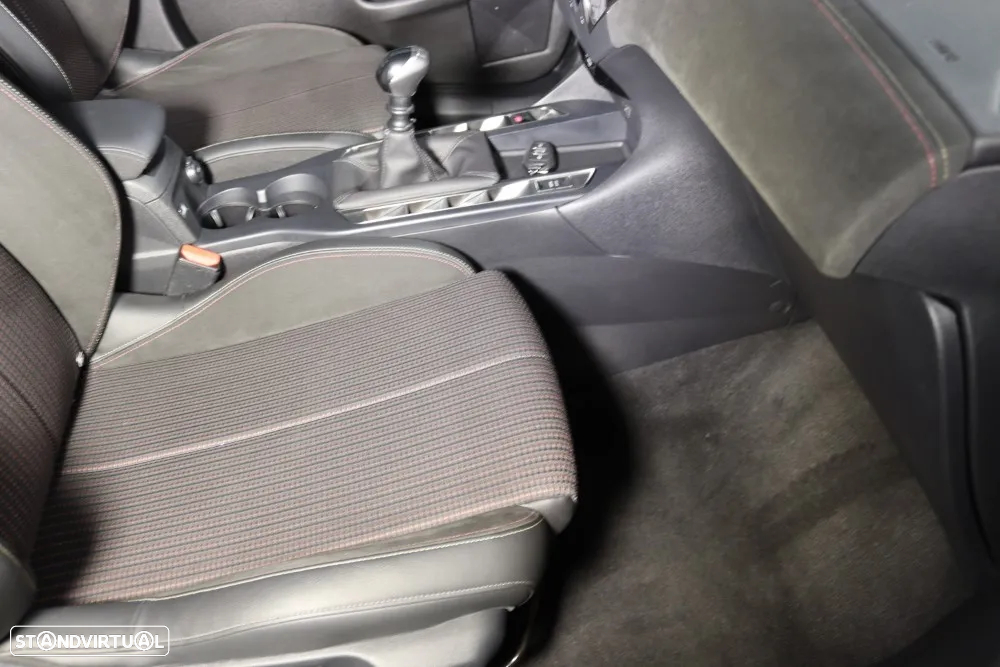DS DS3 Crossback - 17
