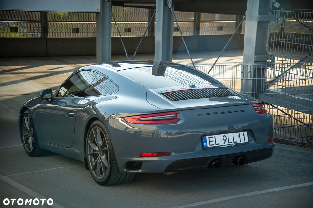 Porsche 911 Carrera S PDK - 30