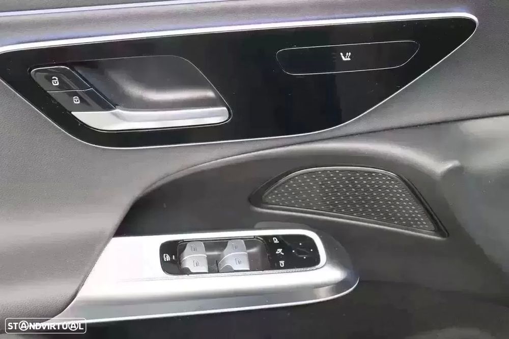 Mercedes-Benz E 220 d Avantgarde - 30