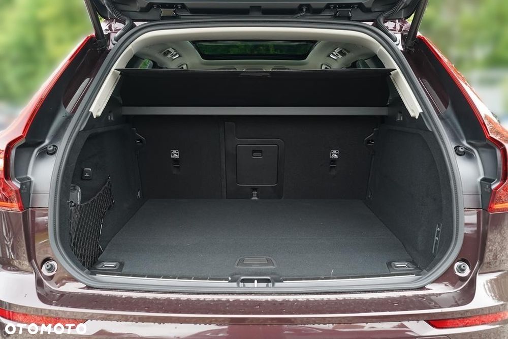 Volvo XC 60 T6 Plug-In Hybrid AWD Ultra Dark - 7