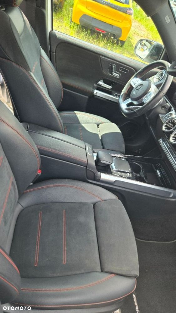 Mercedes-Benz GLB - 24