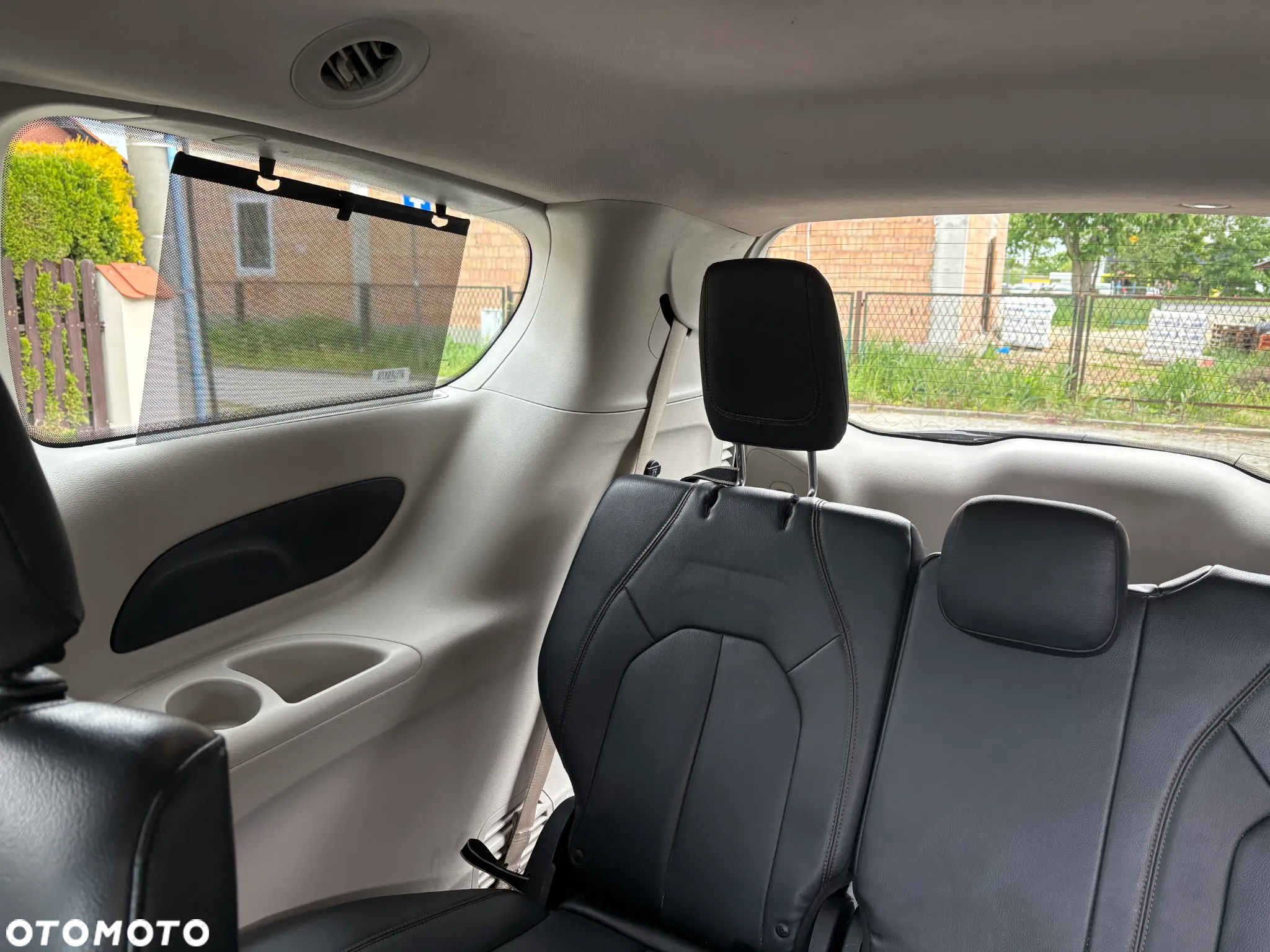 Chrysler Pacifica - 15