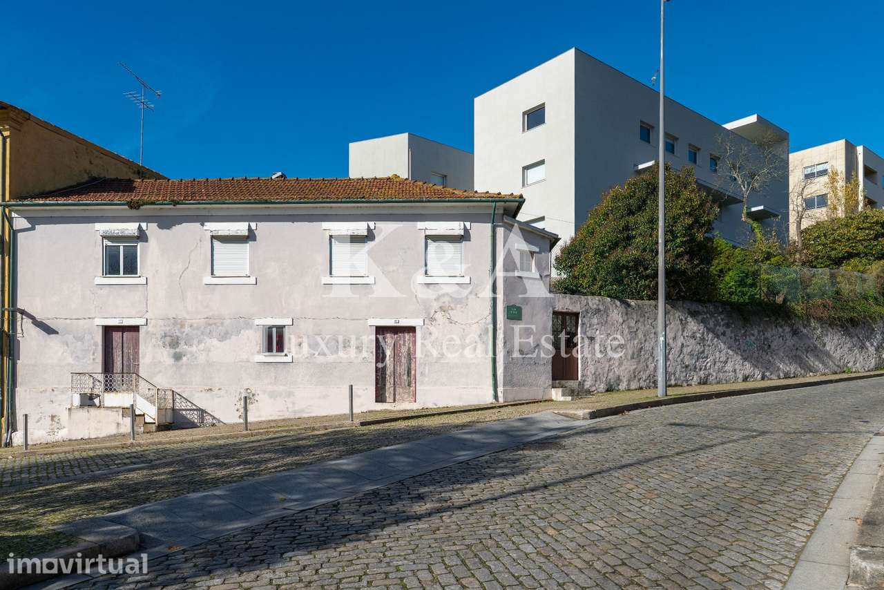 Moradia com potencial, próxima da Foz, com vistas sobre o Rio Douro - Grande imagem: 2/15