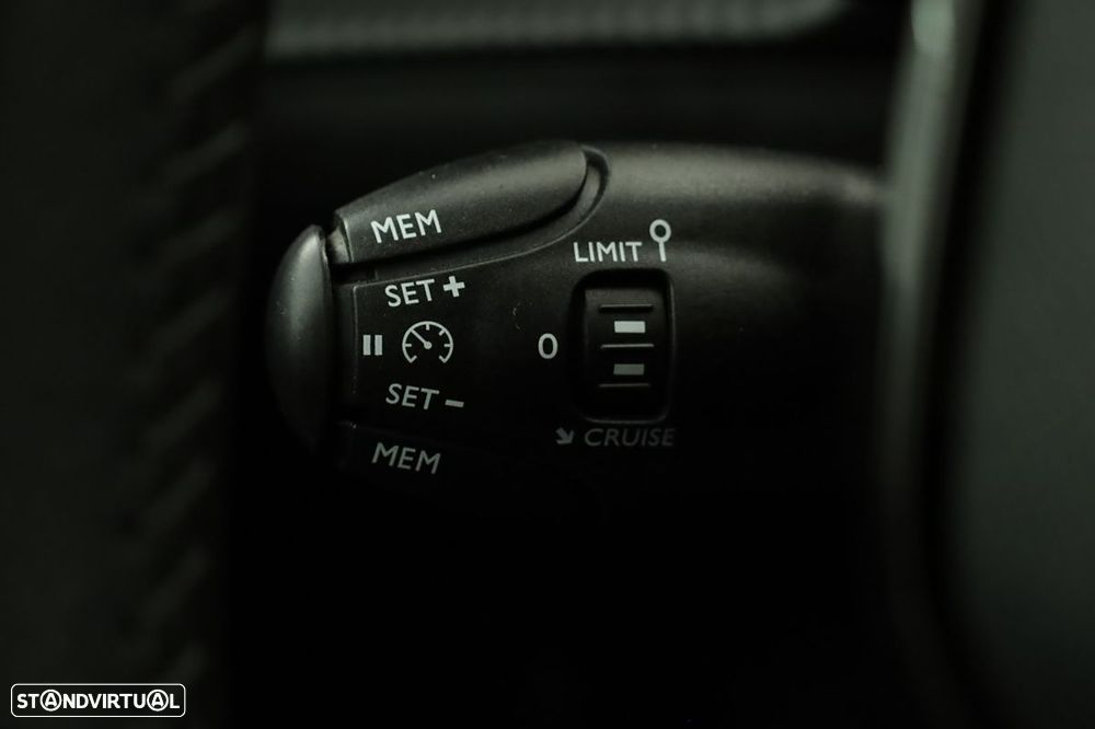 Peugeot 208 1.2 PureTech Active - 18