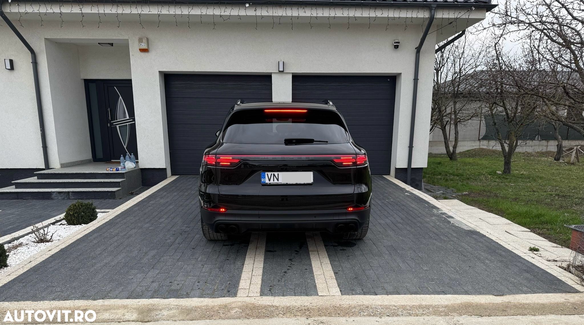 Porsche Cayenne S E-Hybrid - 1