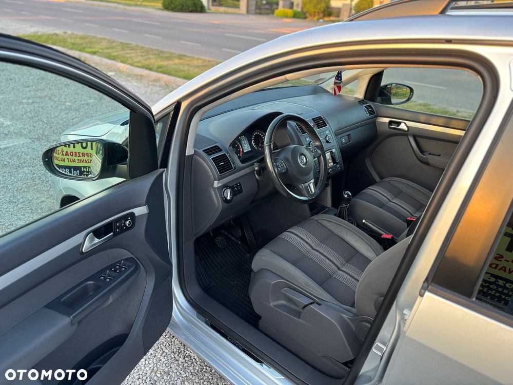 Volkswagen Touran - 5