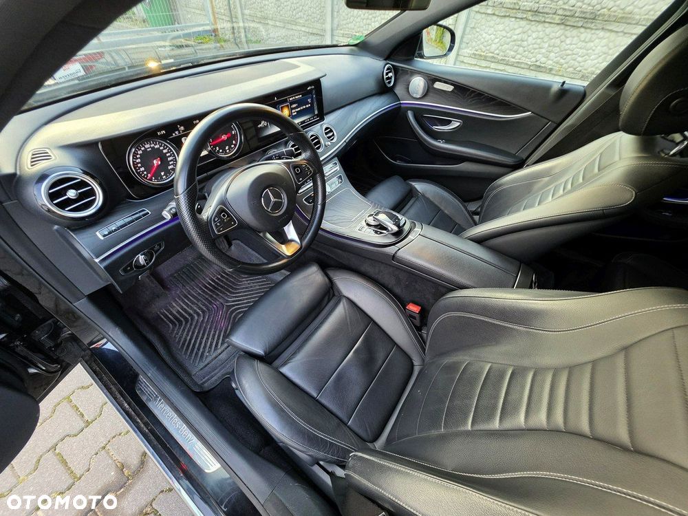 Mercedes-Benz Klasa E 220 d T 9G-TRONIC Avantgarde - 11