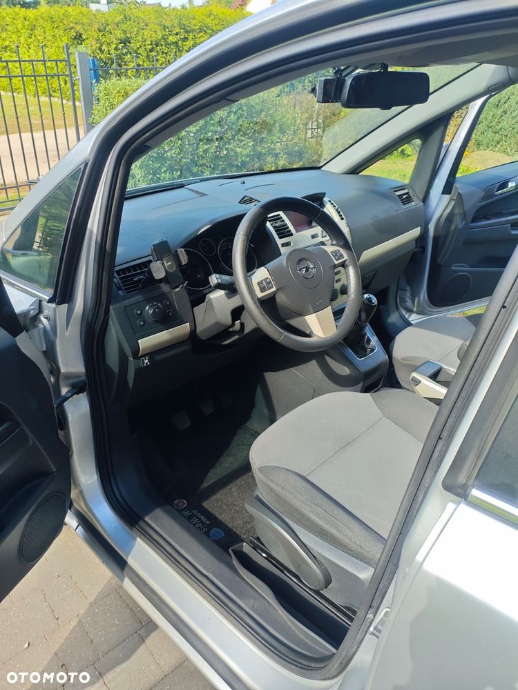 Opel Zafira 1.8 Essentia - 2