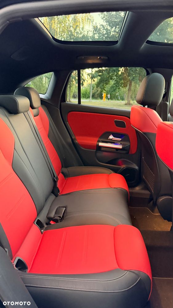 Mercedes-Benz GLA 200 d AMG Line - 18
