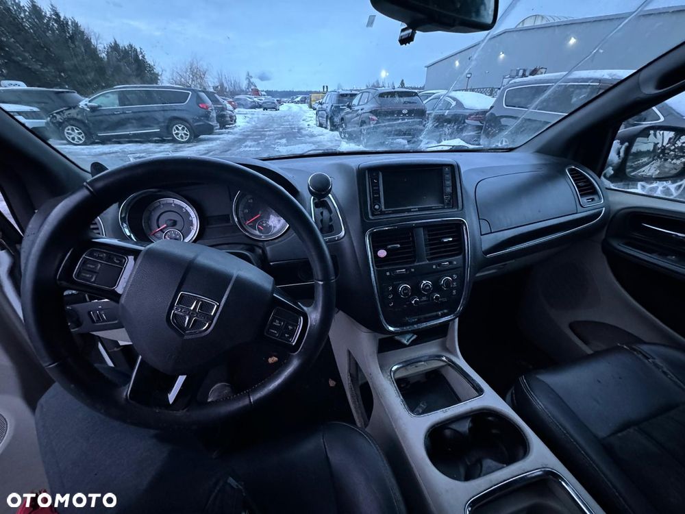 Dodge Grand Caravan 3.6 R/T - 12