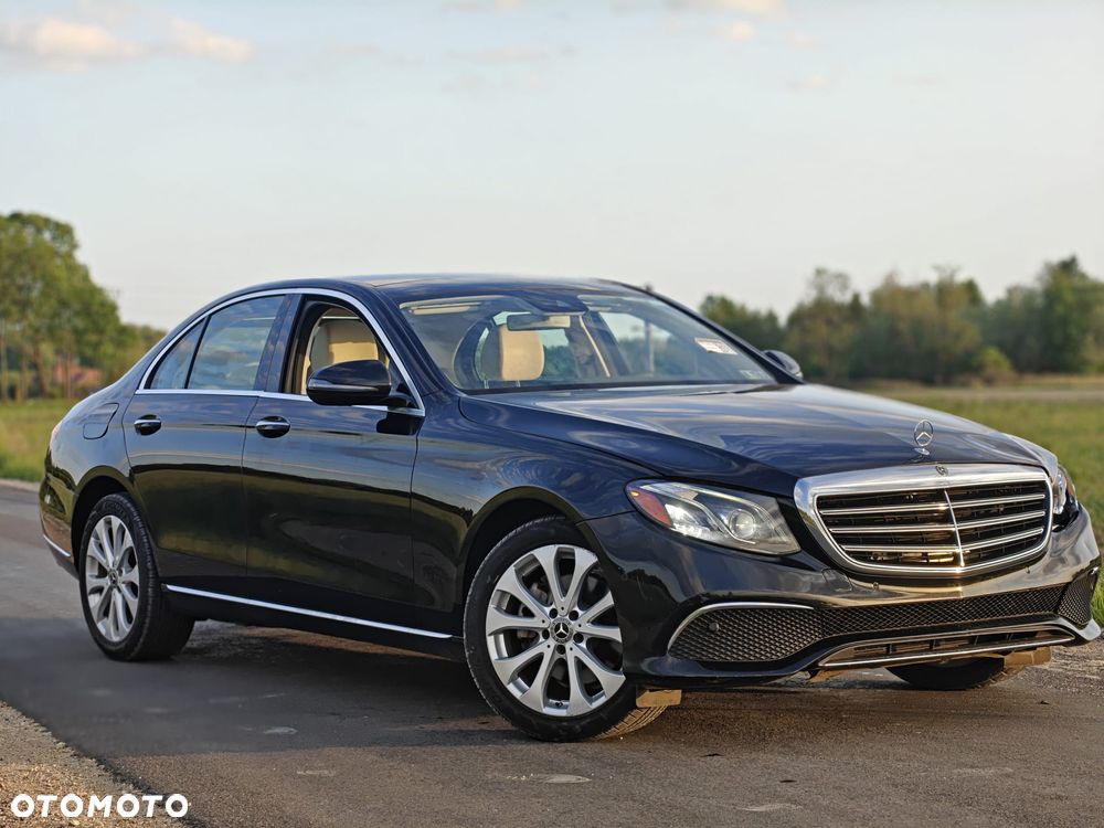 Mercedes-Benz Klasa E 300 9G-TRONIC Exclusive - 1