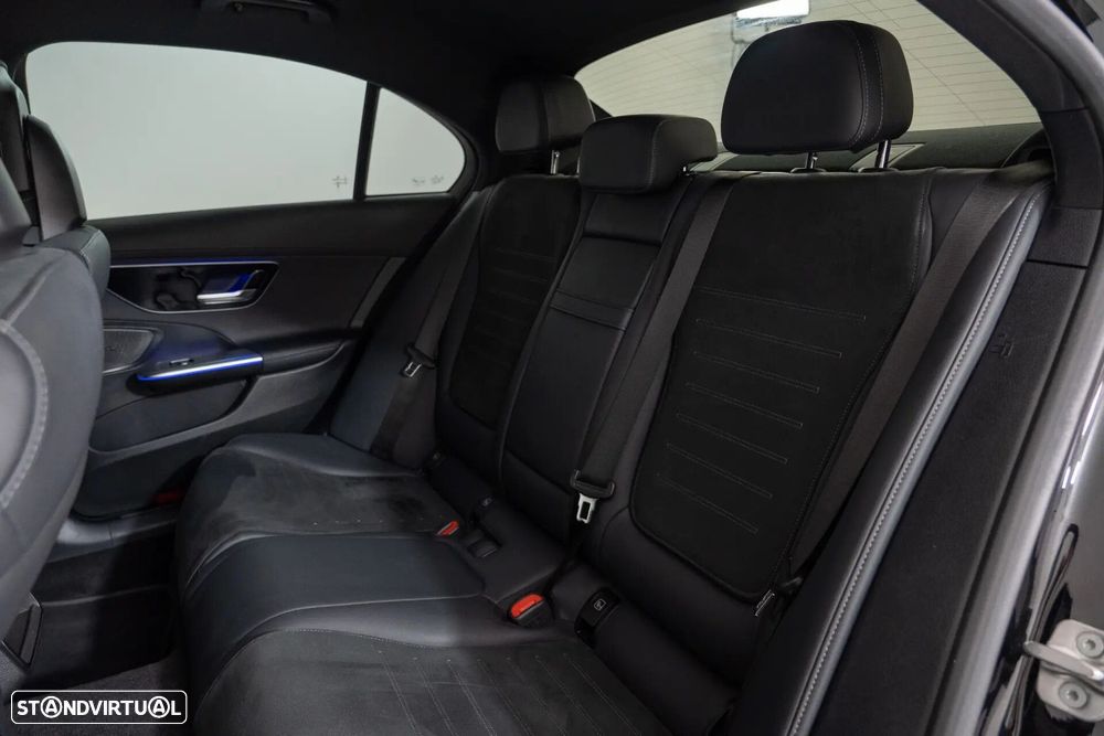 Mercedes-Benz C 300 e AMG Line - 36