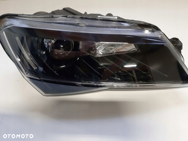 REFLEKTOR LAMPA SKODA SUPERB 3 III XENON SKRĘTNA