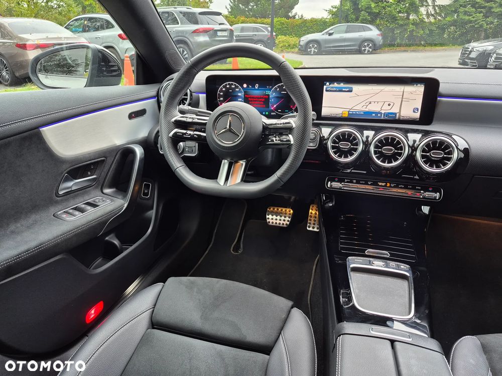 Mercedes-Benz CLA 200 AMG Line 7G-DCT - 24