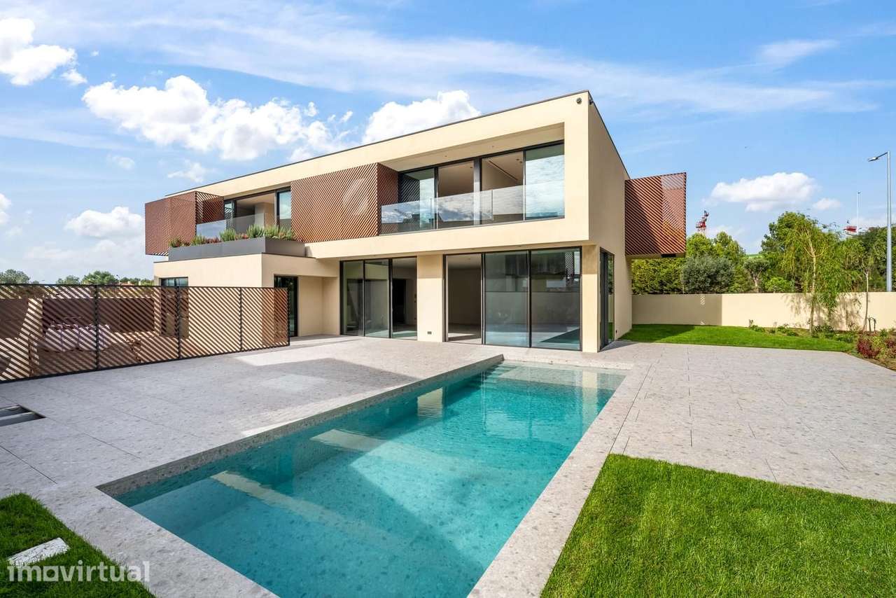 Moradia Isolada T5 + 1 com piscina, Birre, Cascais