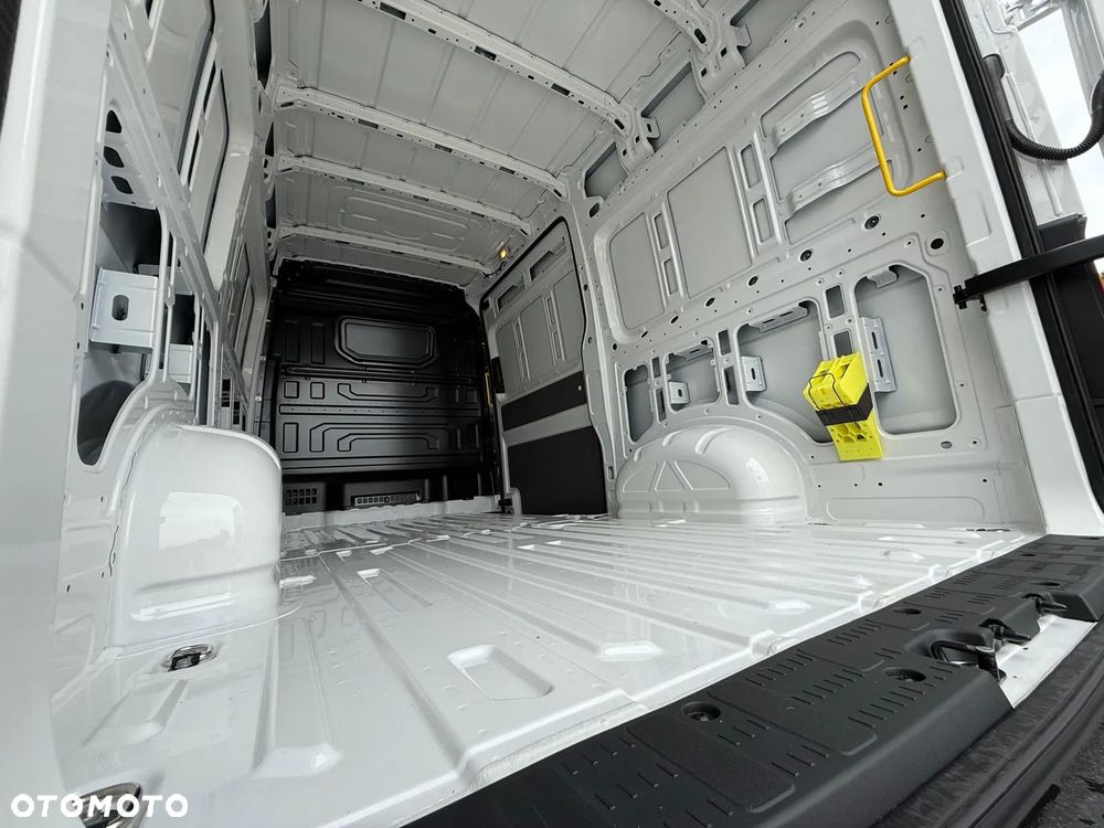 Volkswagen Crafter - 30