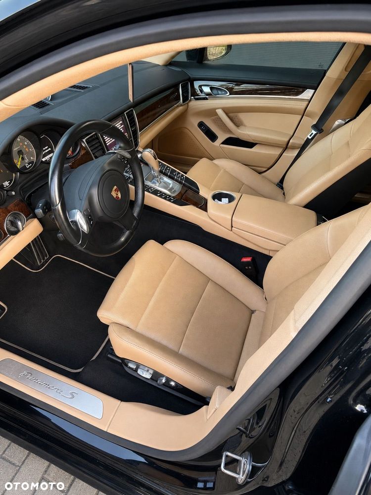 Porsche Panamera 4S Executive - 5