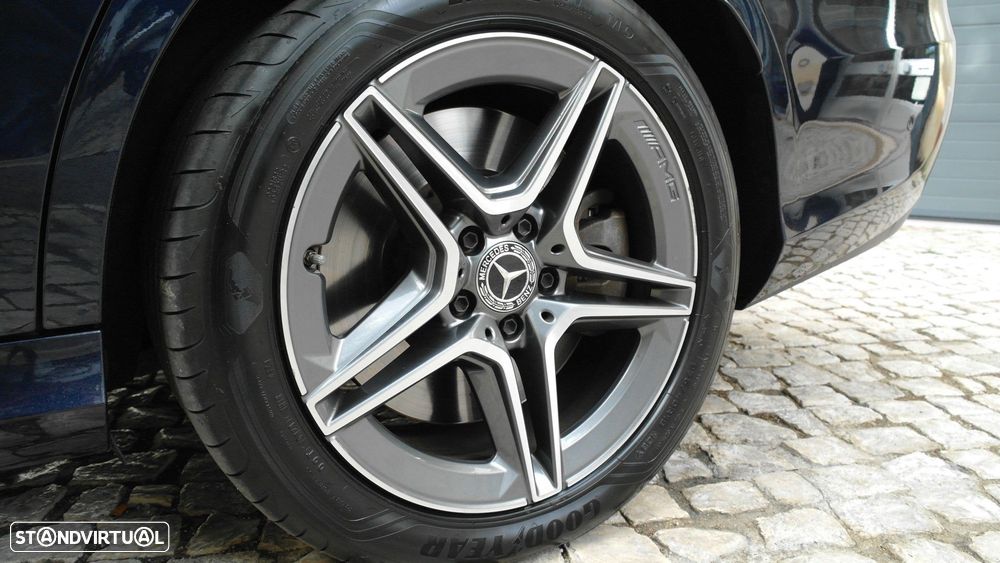 Mercedes-Benz E 300 de AMG Line - 4