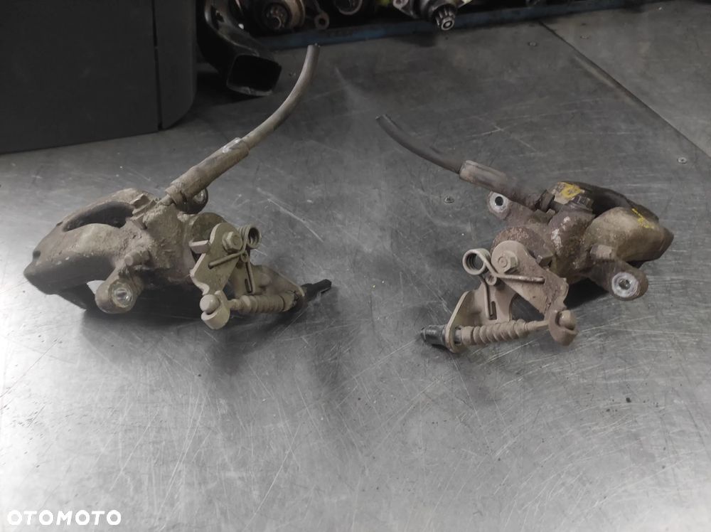 ZACISK TYŁ TYLNY LEWY PRAWY AUDI A3 8V VW GOLF 7 SKODA OCTAVIA 3 SEAT LOEN 3 SPRAWNY GWARANCJA WYSYŁKA !!!!! - 3