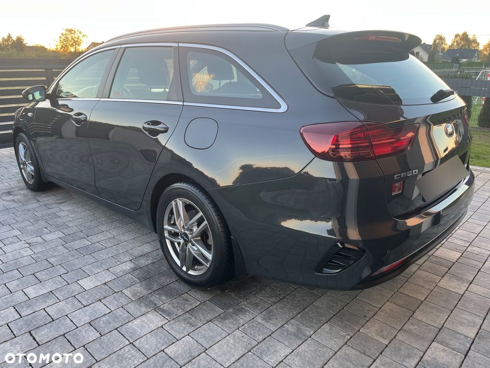 Kia Ceed - 4