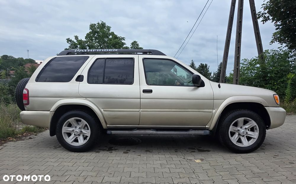Nissan Pathfinder 3.5 V6 - 2