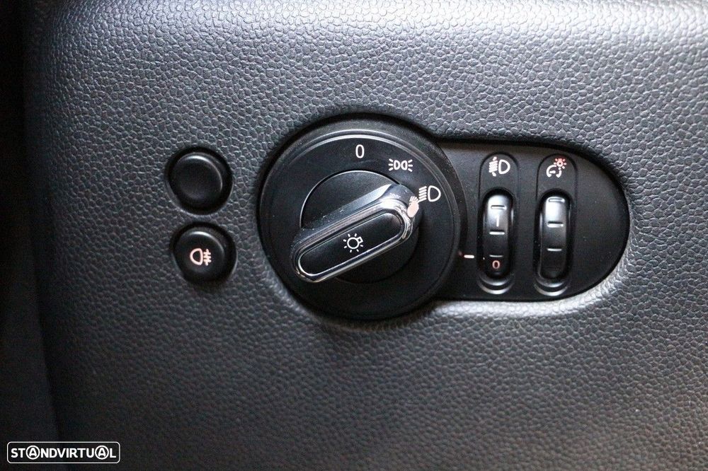 MINI 3 Portas One - 32