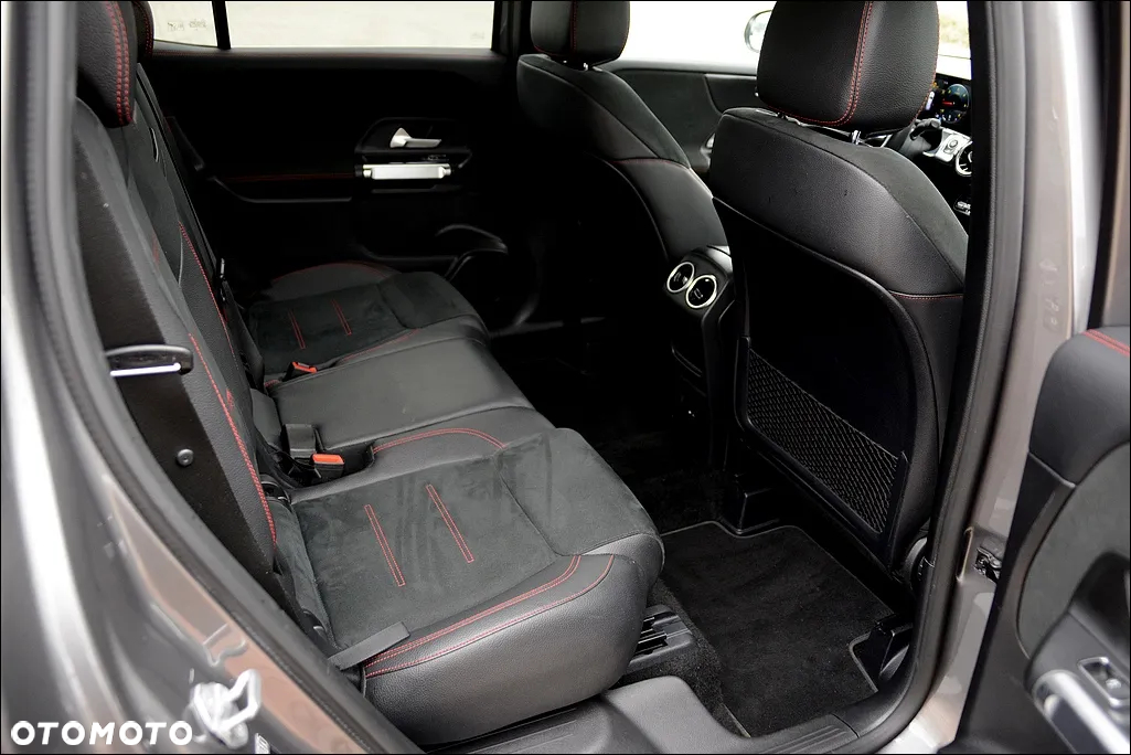 Mercedes-Benz GLB 220 d 8G-DCT AMG Line - 24
