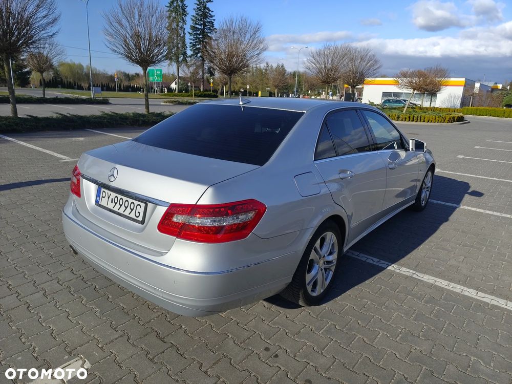 Mercedes-Benz Klasa E 200 CGI BlueEFFICIENCY Automatik Avantgarde - 4