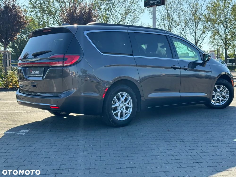 Chrysler Pacifica - 7