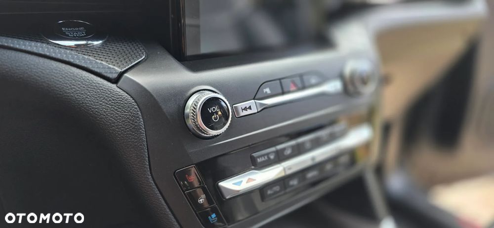 Ford Explorer EcoBoost Plug-in Hybrid ST-LINE - 17