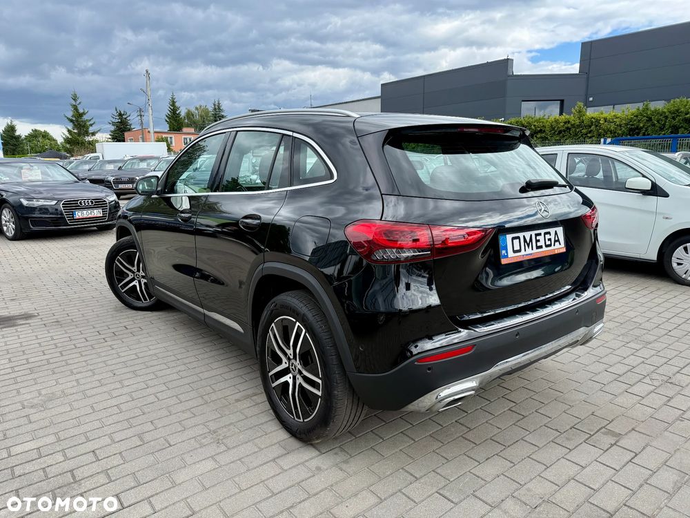 Mercedes-Benz GLA 200 d 8G-DCT - 4