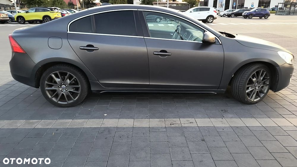 Volvo S60 2.0T Powershift Kinetic - 4