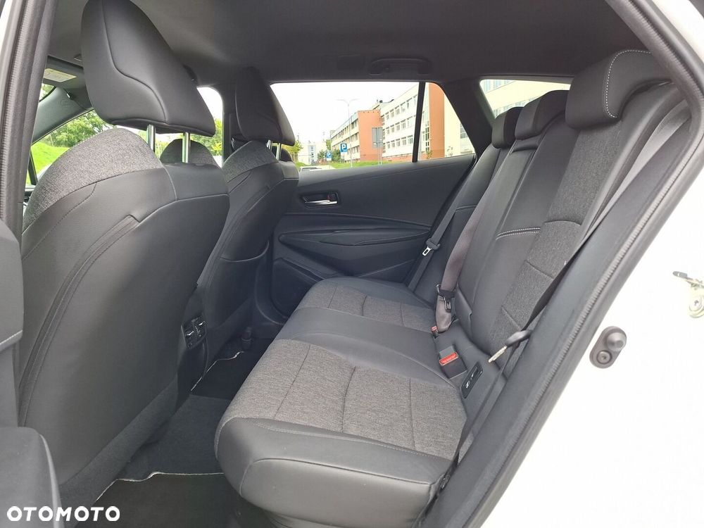 Toyota Corolla 1.8 Hybrid Style - 17