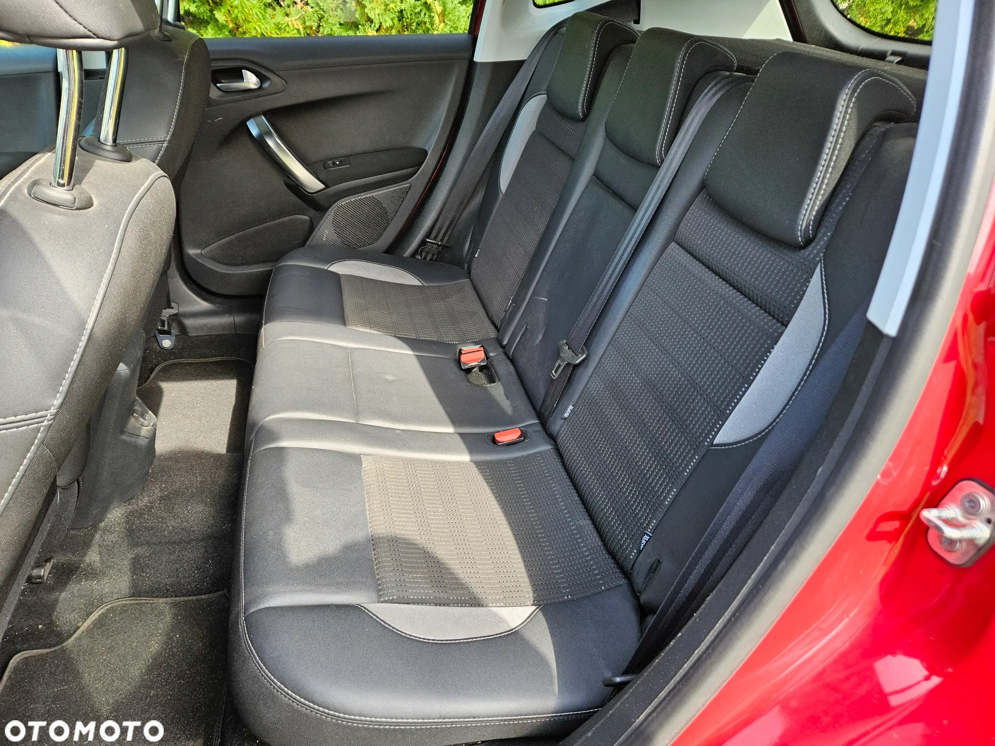 Peugeot 2008 1.6 BlueHDi Allure - 14