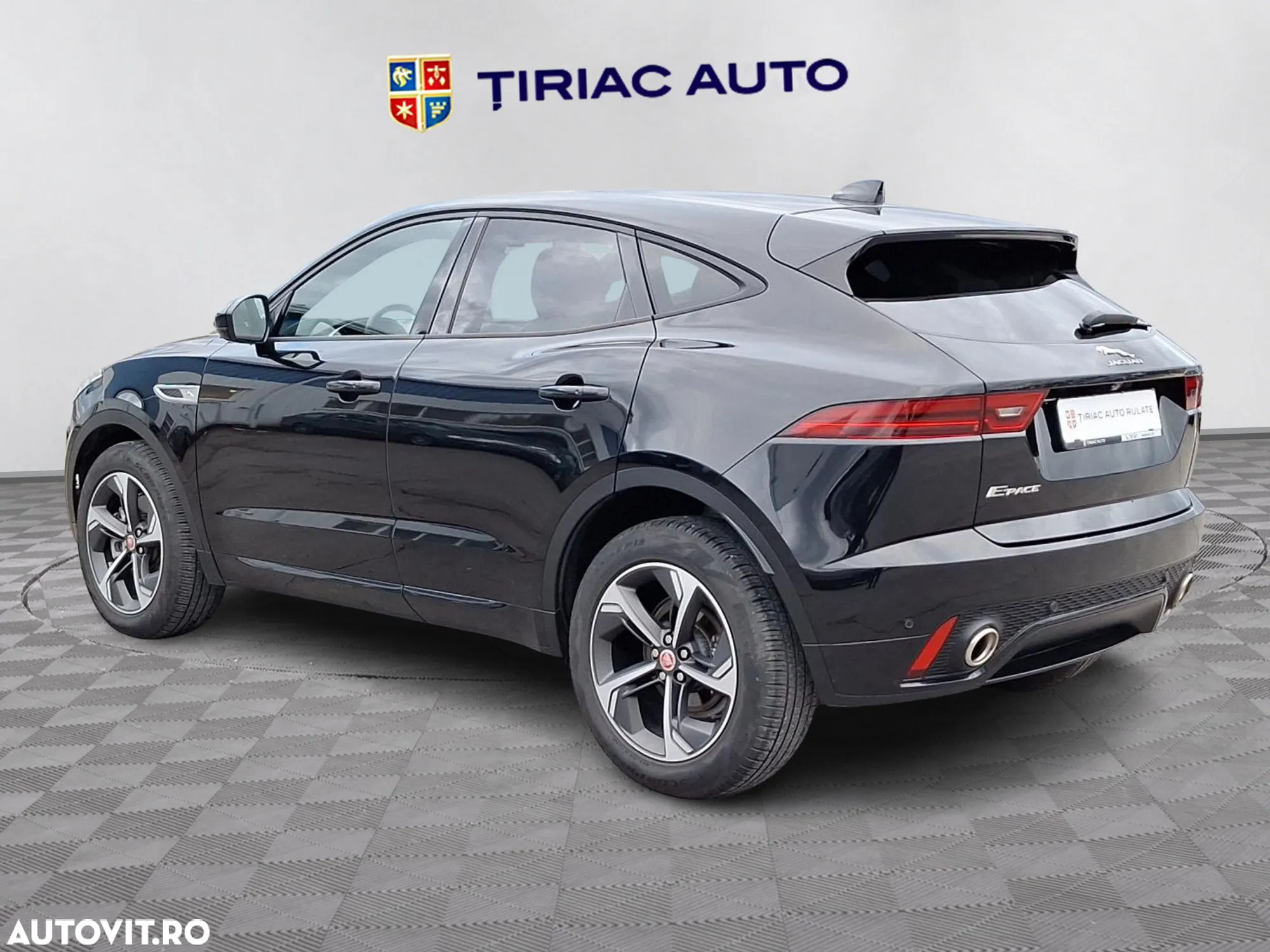 Jaguar E-Pace P200 AWD R-Dynamic - 4