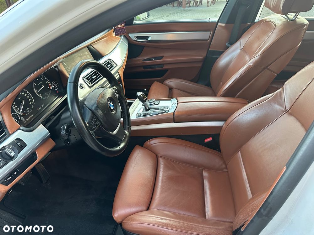 BMW Seria 7 740d xDrive - 14