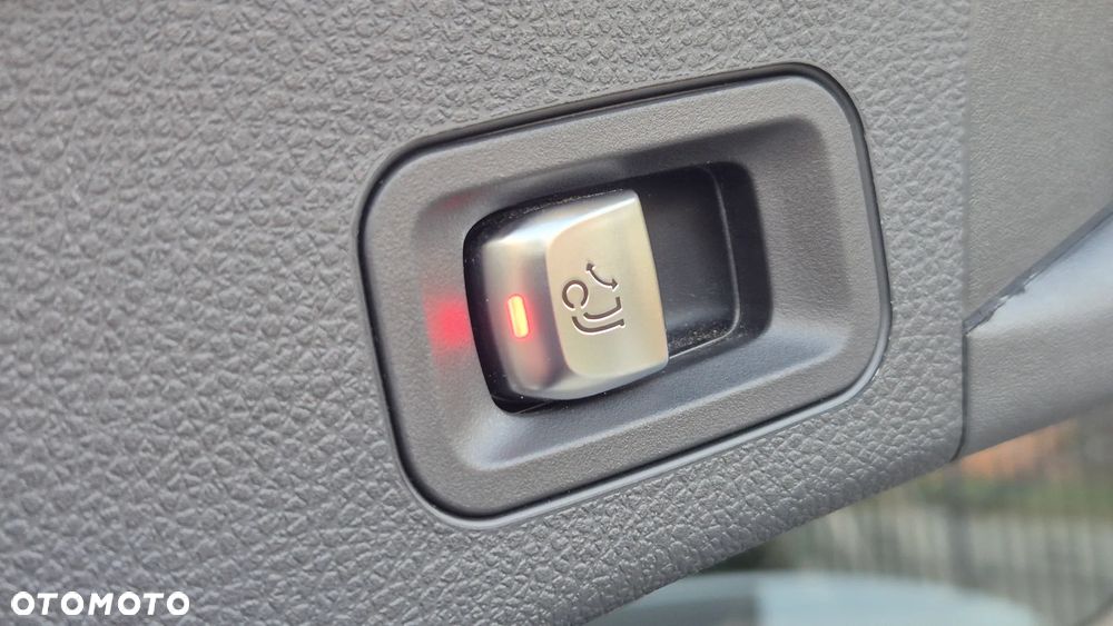 Mercedes-Benz Klasa C 300 d T 9G-TRONIC Avantgarde - 23