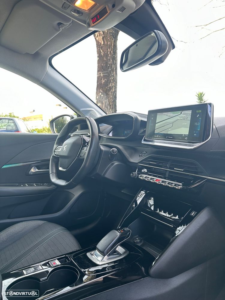Peugeot e-208 Allure - 35