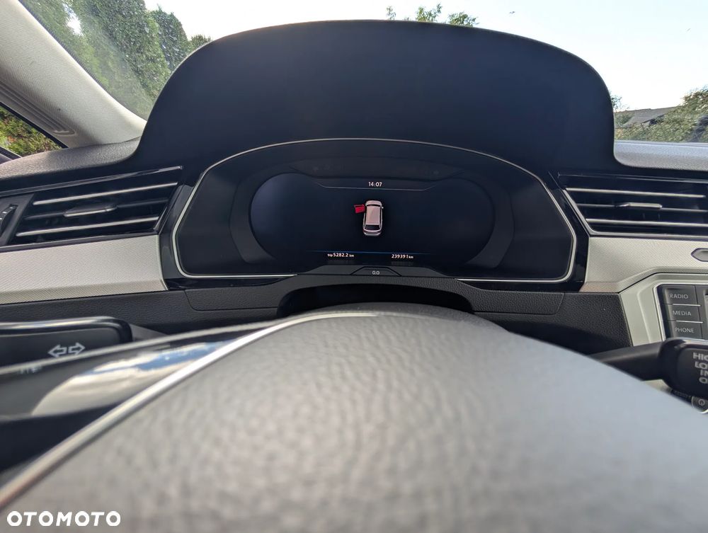 Volkswagen Passat 2.0 TDI BMT Comfortline DSG - 28