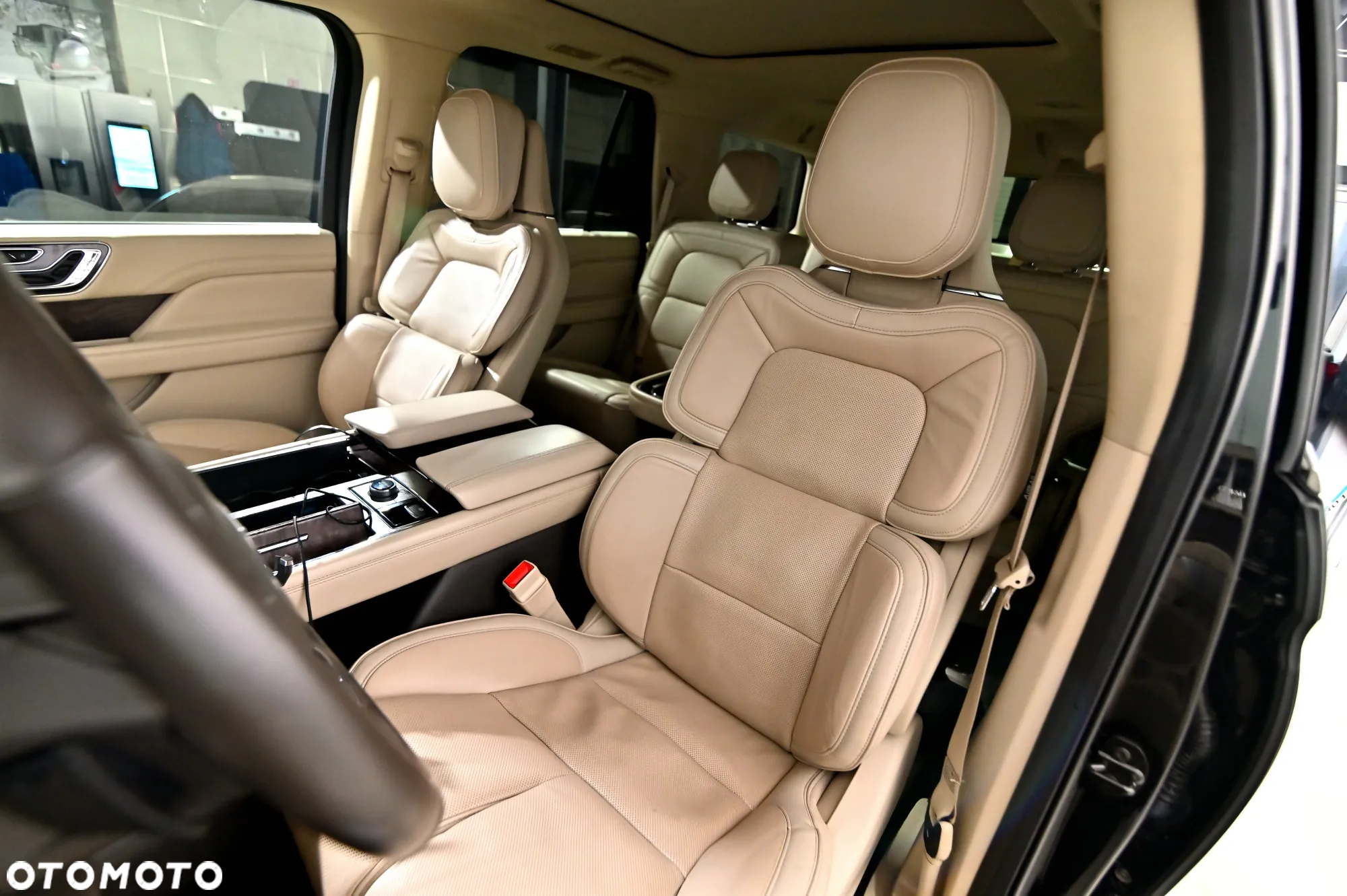 Lincoln Navigator - 17