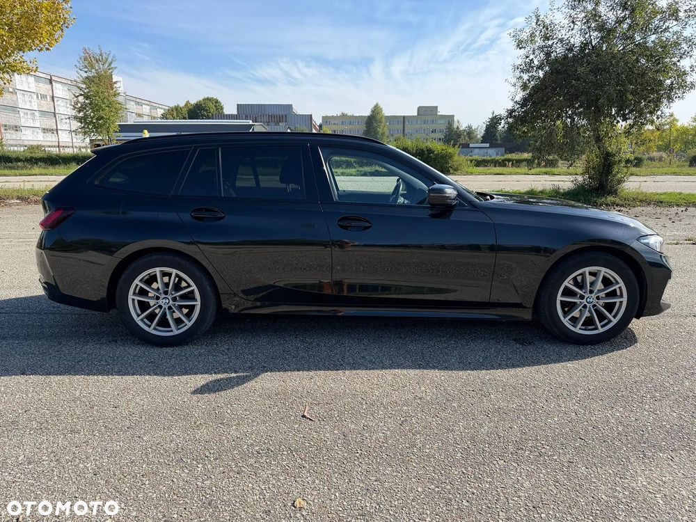 BMW Seria 3 320d Touring xDrive - 3