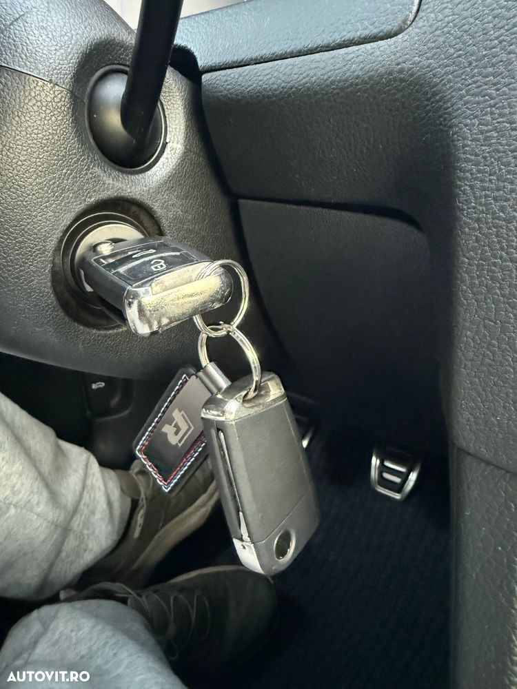 Volkswagen Golf - 31